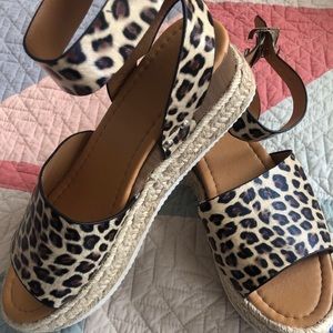 LEOPARD PRINT espadrilles. Ankle strap, size 39